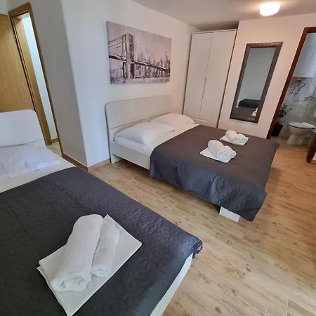 Wunderschoene In 70m Vom Entfernt By Interhome Apartament *