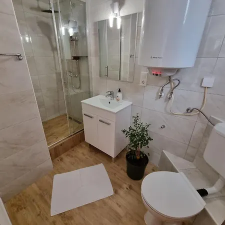 Apartament Wunderschoene In 70m Vom Entfernt By Interhome